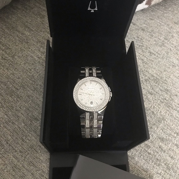 Bulova watch - Picture 4 of 4